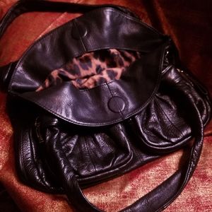 B. Makowsky handbag